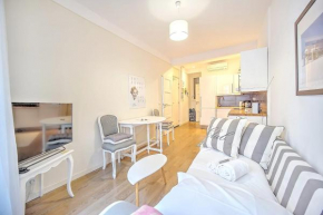 Cannes Carré d'Or Cozy 1 BR balcony, Croisette Palais 2 mn by Olam Properties